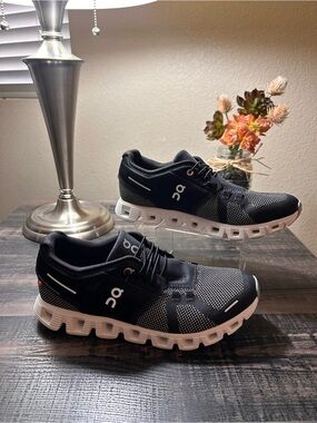 On Cloud Women's Athletic Shoes Walking Running Black/White